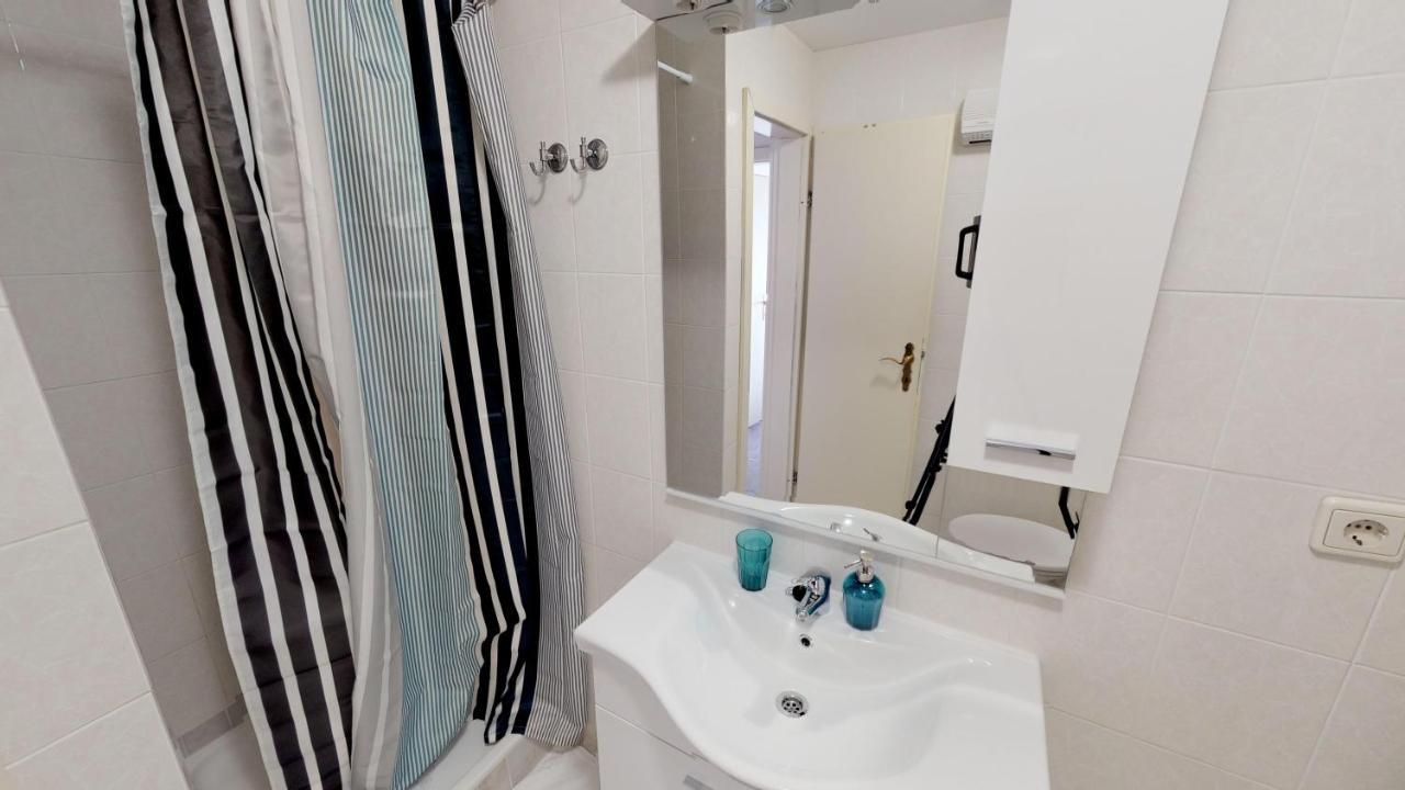 Lara Deluxe Superior 5 Star Apartment, Your Piece Of Heaven By The Sea & Park Novigrad Istria Eksteriør billede