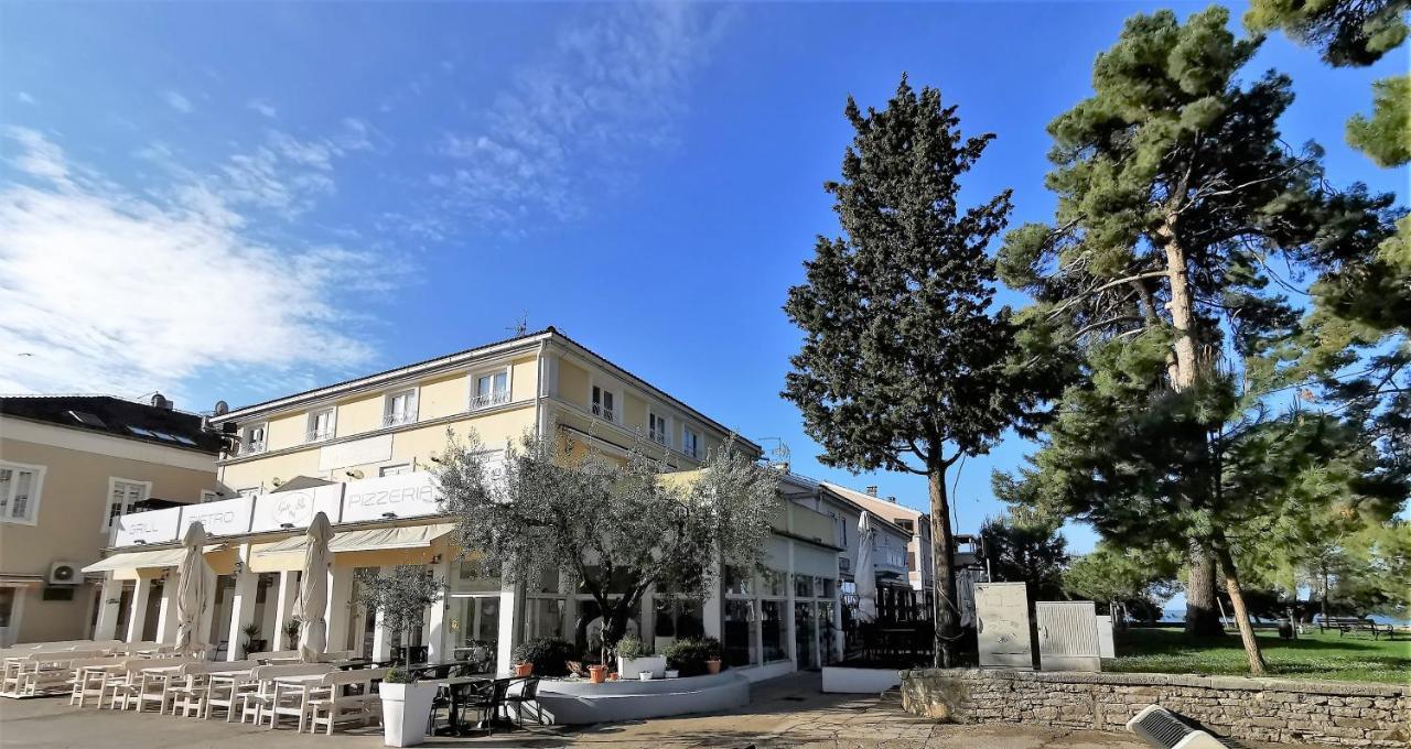 Lara Deluxe Superior 5 Star Apartment, Your Piece Of Heaven By The Sea & Park Novigrad Istria Eksteriør billede