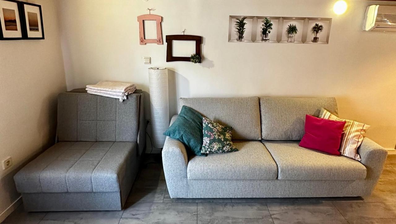 Lara Deluxe Superior 5 Star Apartment, Your Piece Of Heaven By The Sea & Park Novigrad Istria Eksteriør billede